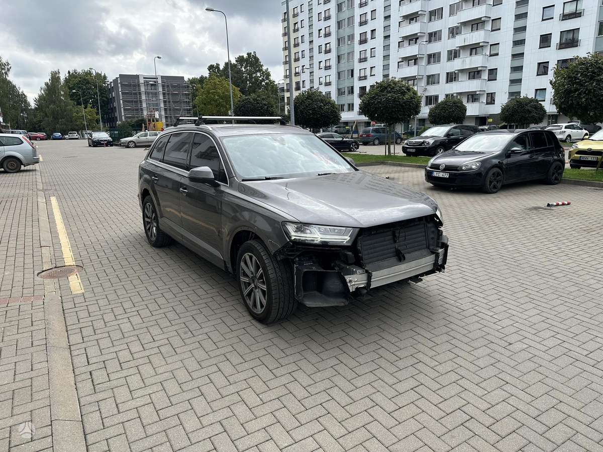 Audi Q7 - 7