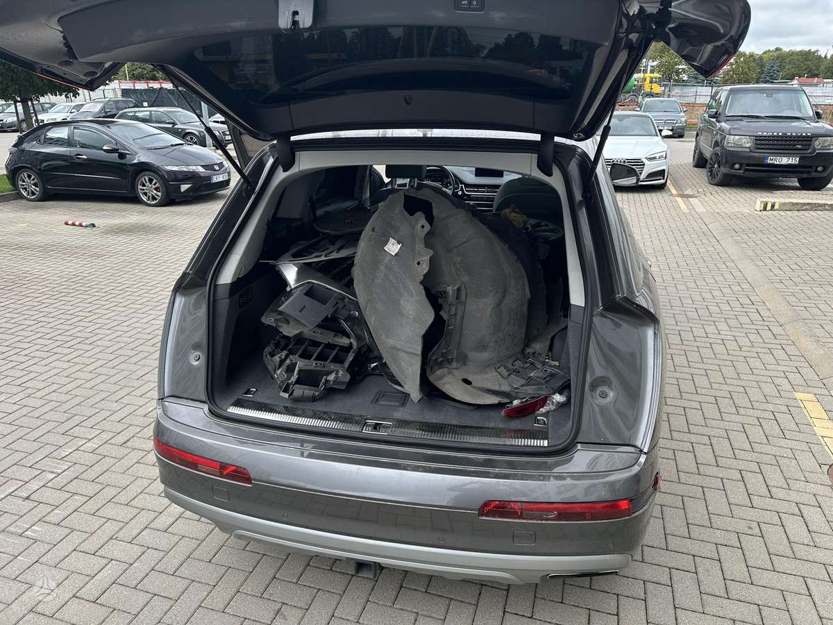 Audi Q7 - 10