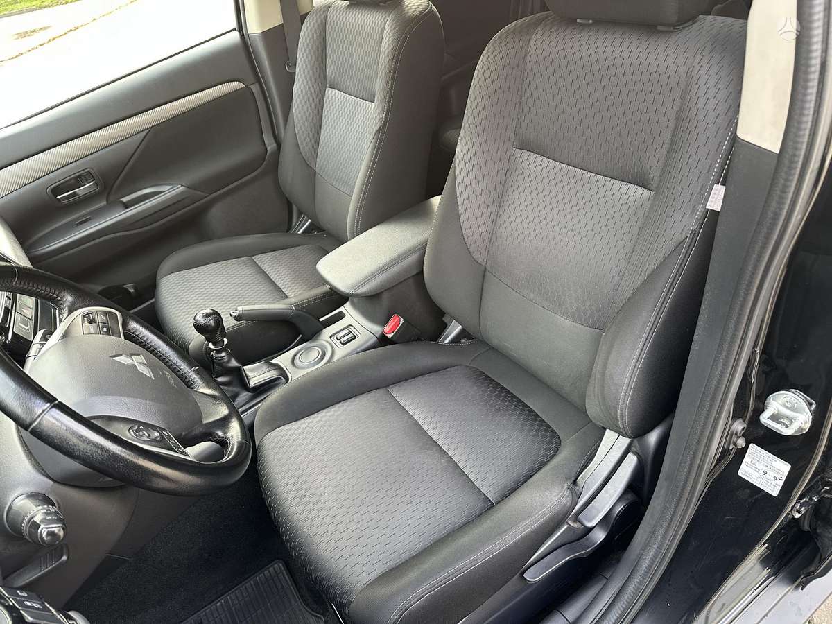 Mitsubishi Outlander - 8