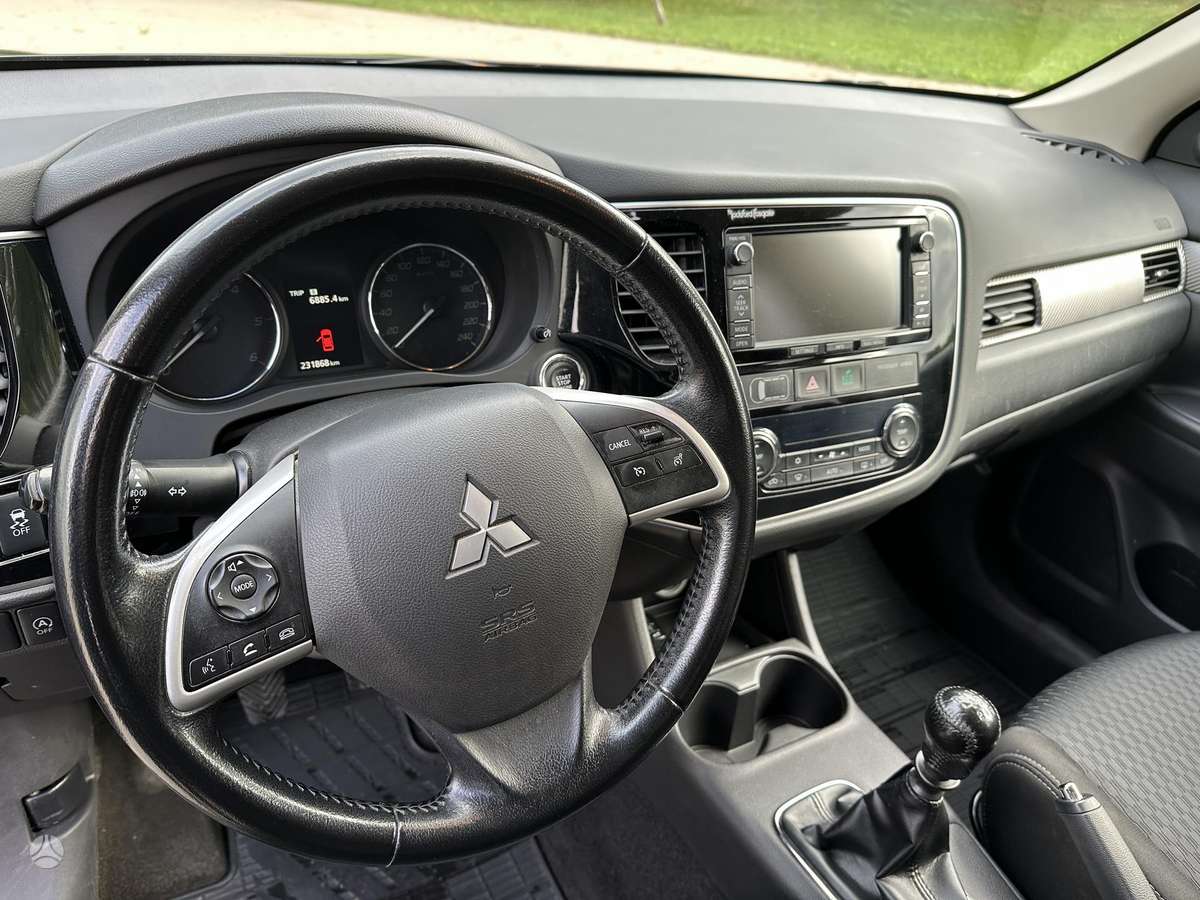Mitsubishi Outlander 2015 — фото 9