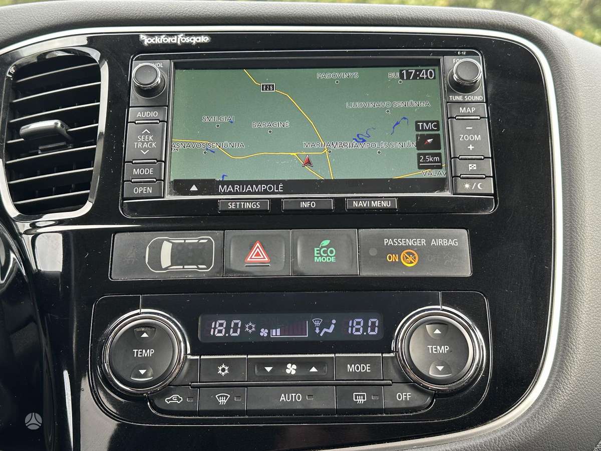 Mitsubishi Outlander - 12