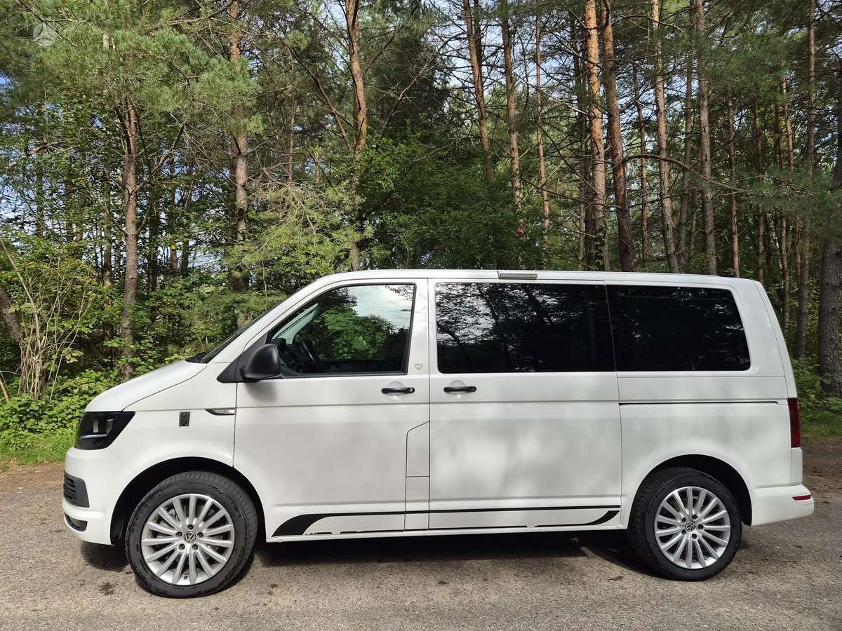 Volkswagen Caravelle - 1