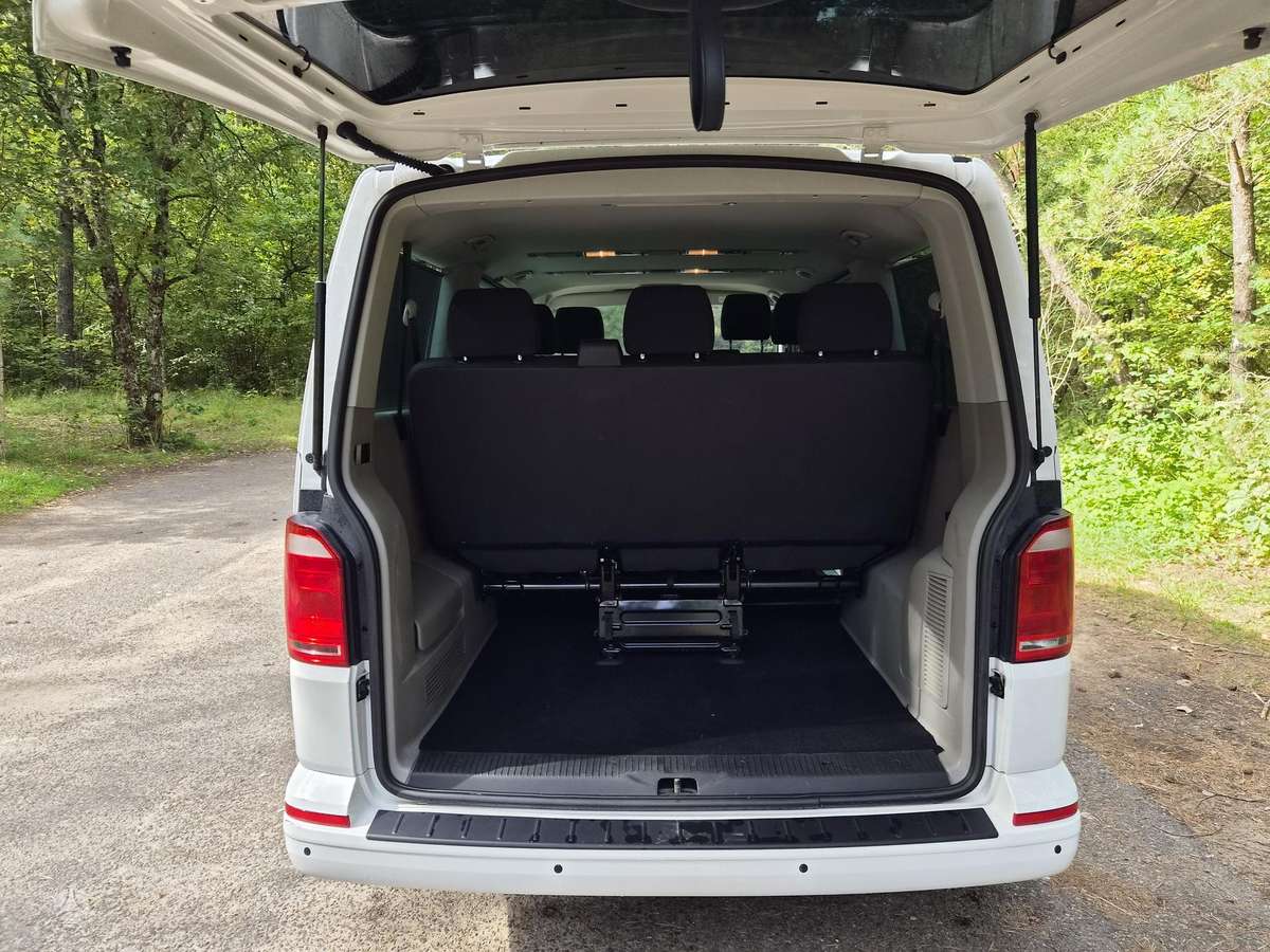 Volkswagen Caravelle - 9
