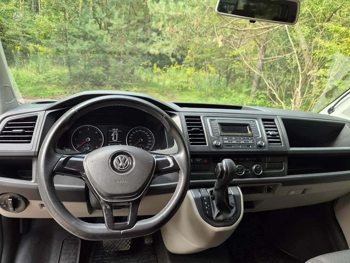 Volkswagen Caravelle - 12