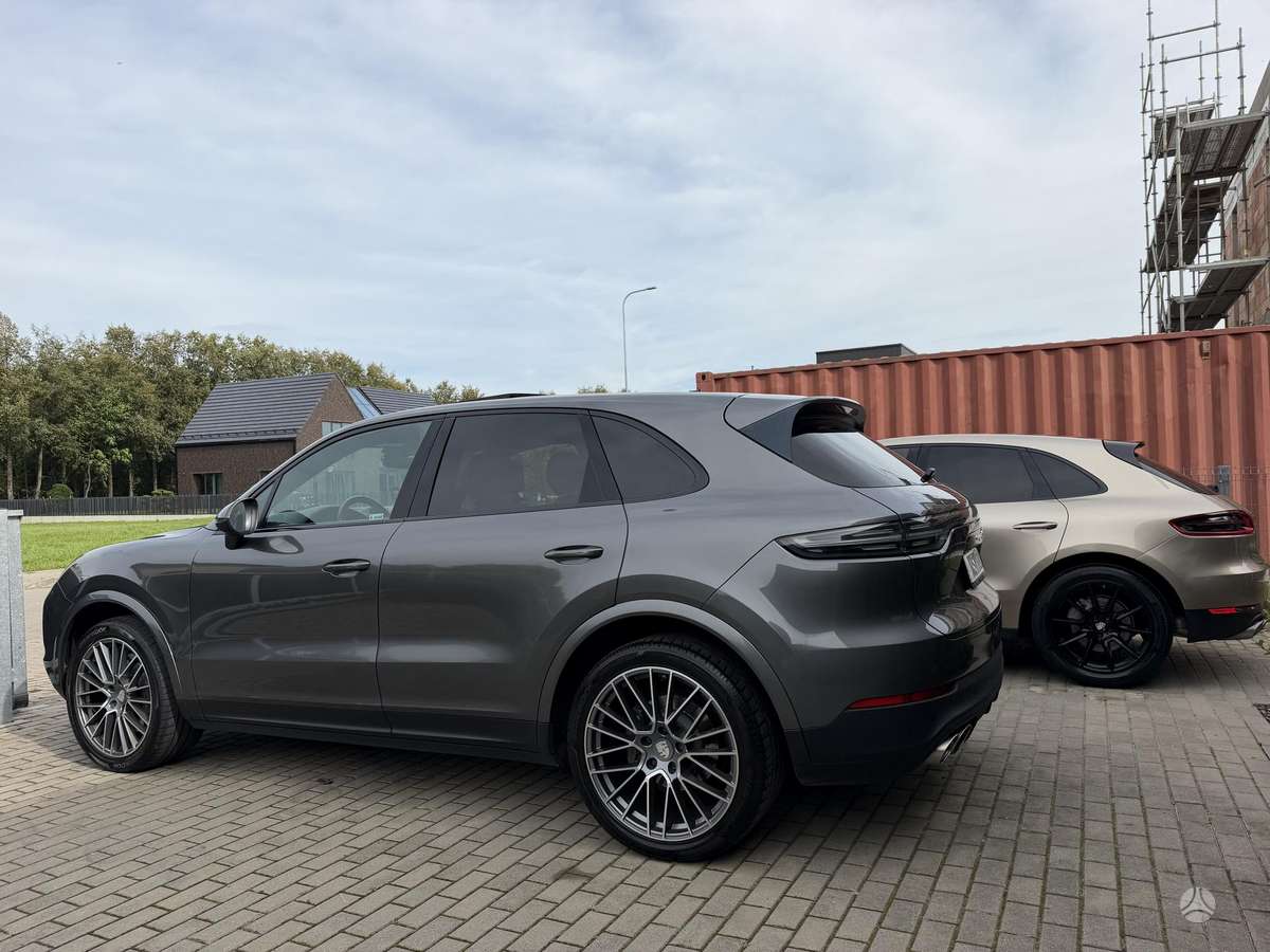 Porsche Cayenne - 3