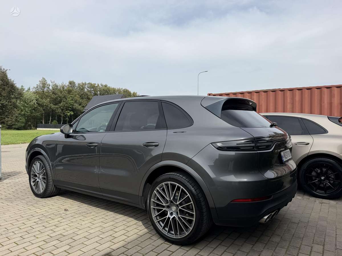 Porsche Cayenne - 5