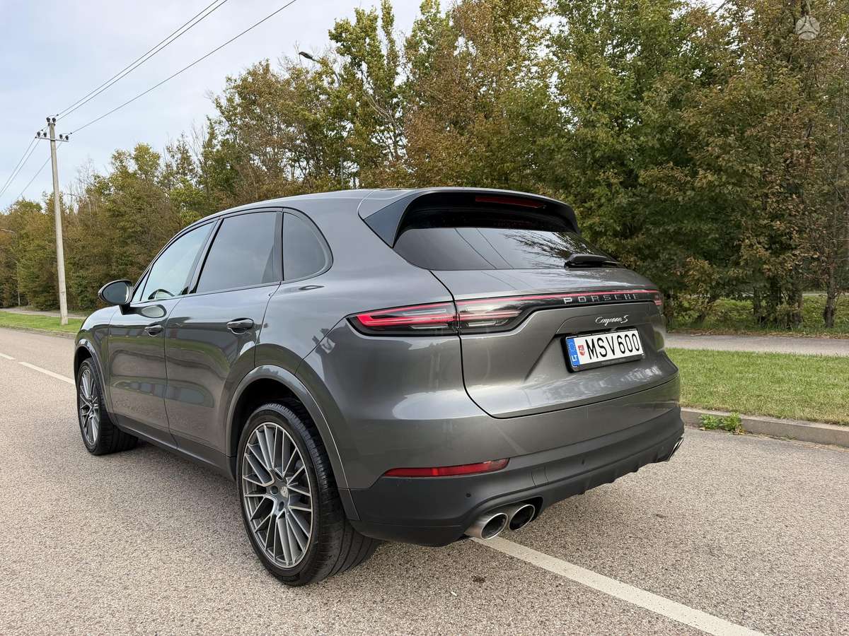 Porsche Cayenne - 7