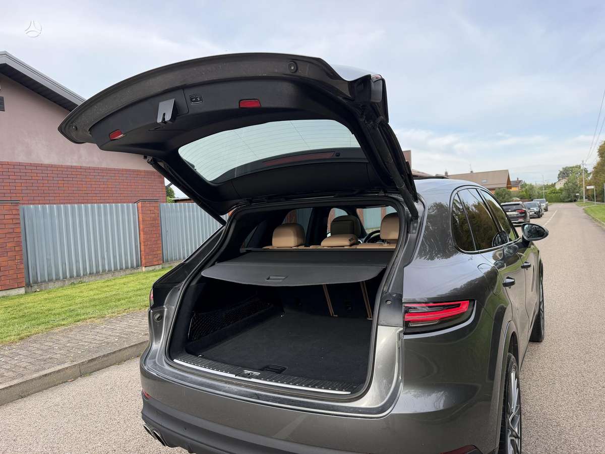Porsche Cayenne - 9