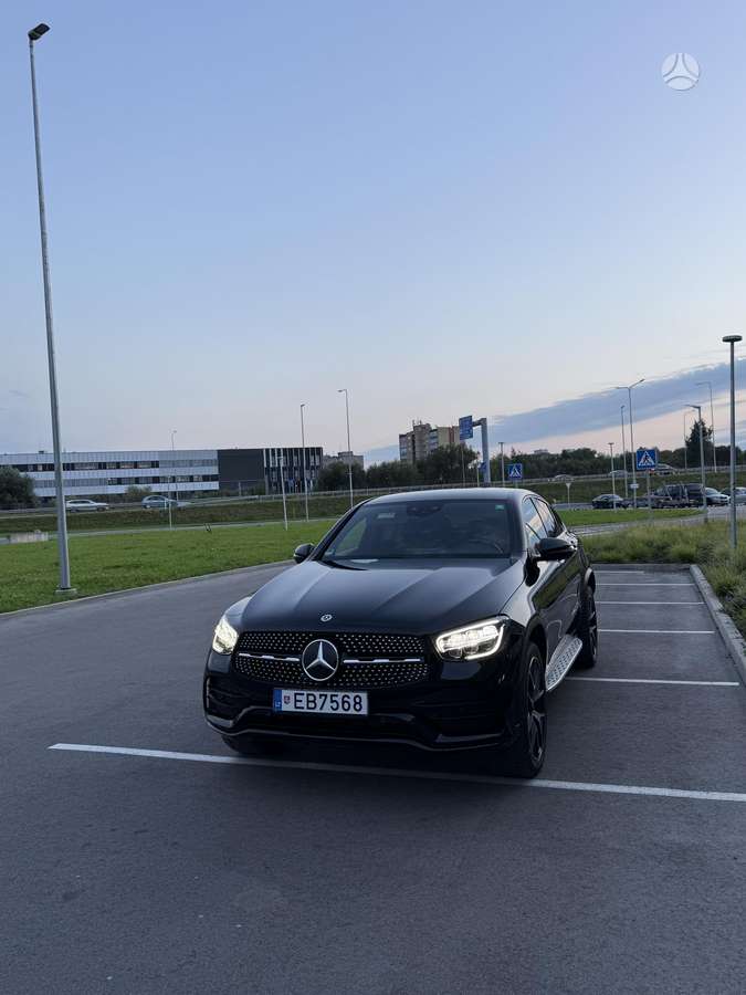 Mercedes-Benz GLC300 - 2