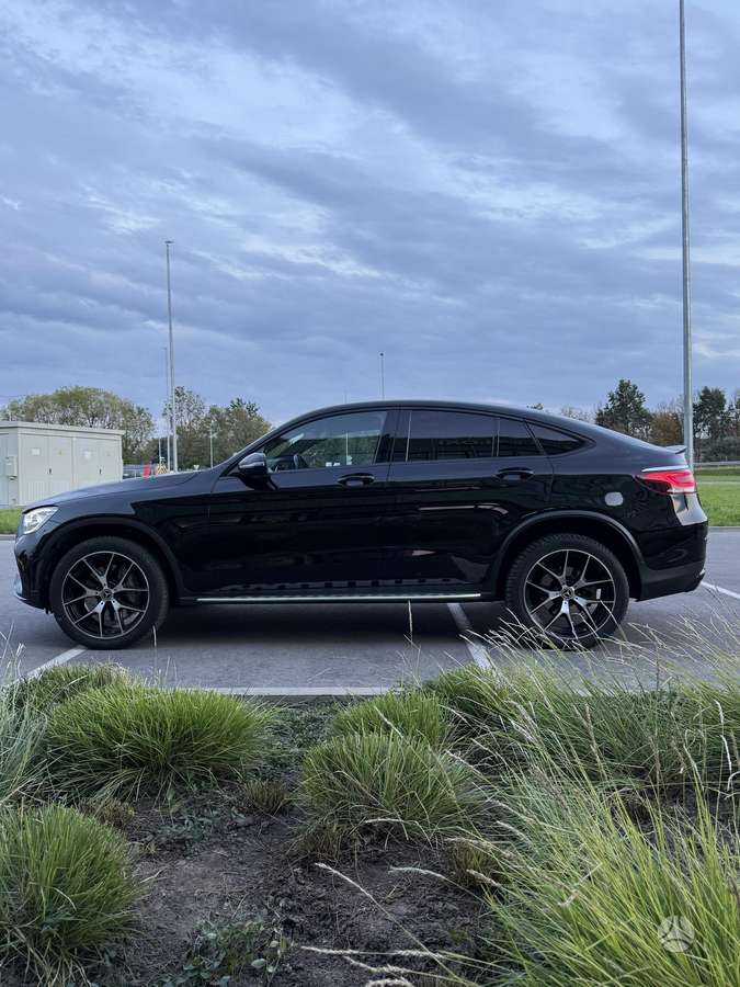 Mercedes-Benz GLC300 - 8