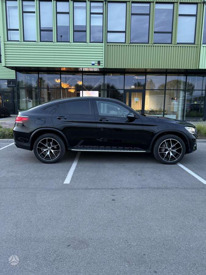 Mercedes-Benz GLC300 - 10