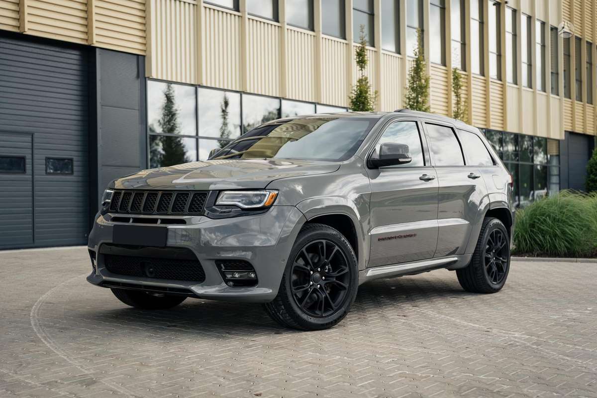 Jeep Grand Cherokee - 12