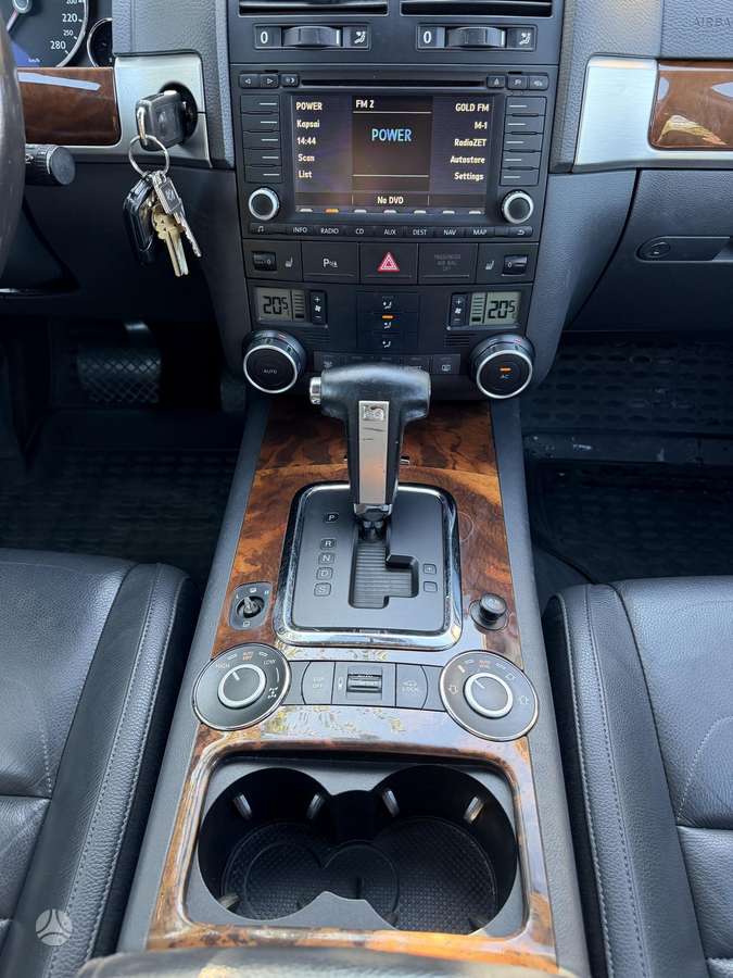 Volkswagen Touareg - 6