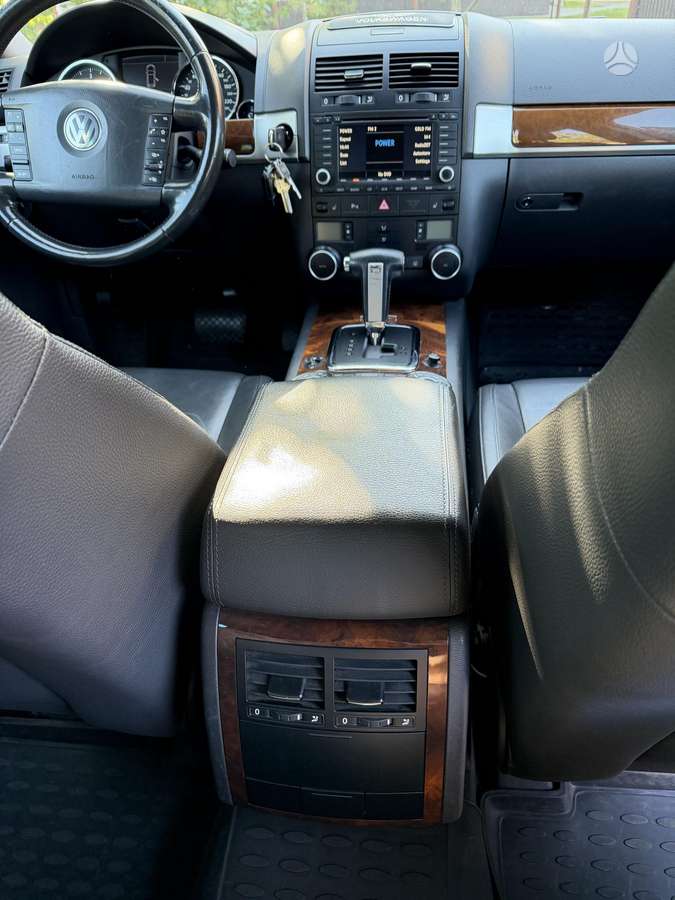 Volkswagen Touareg - 7