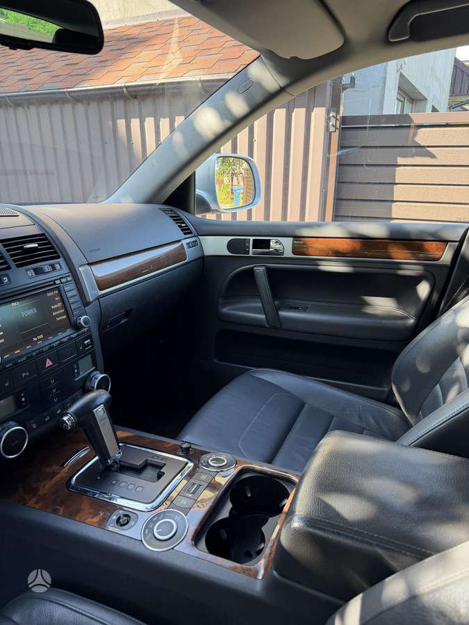 Volkswagen Touareg - 8