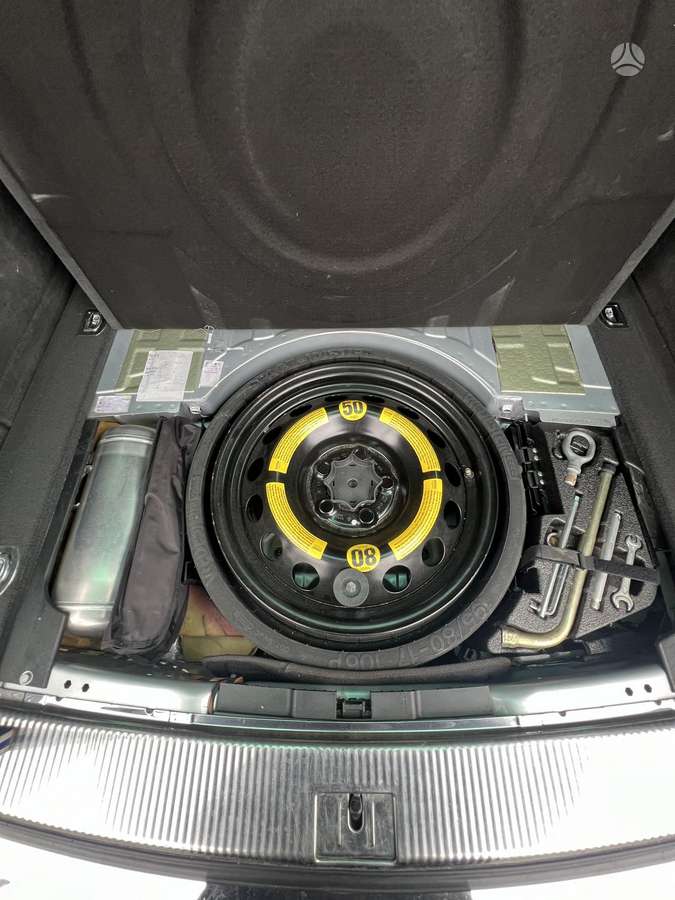Volkswagen Touareg - 11