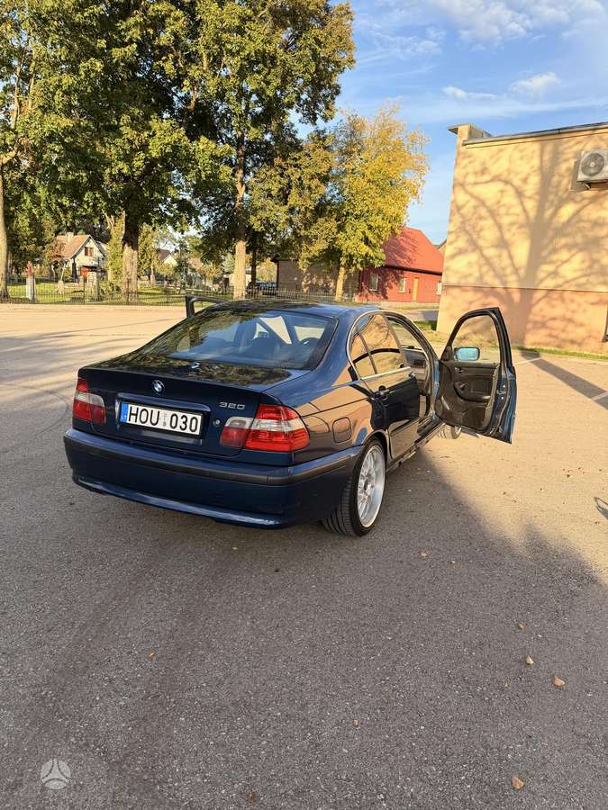 BMW 320 - 4