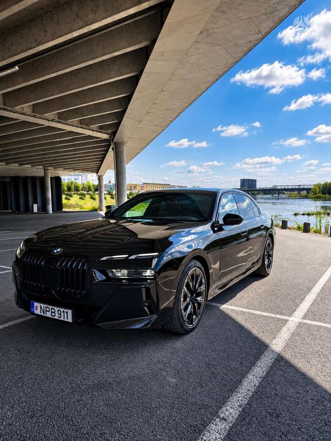 BMW 740 - 1