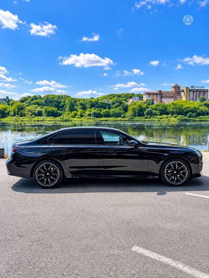 BMW 740 - 4