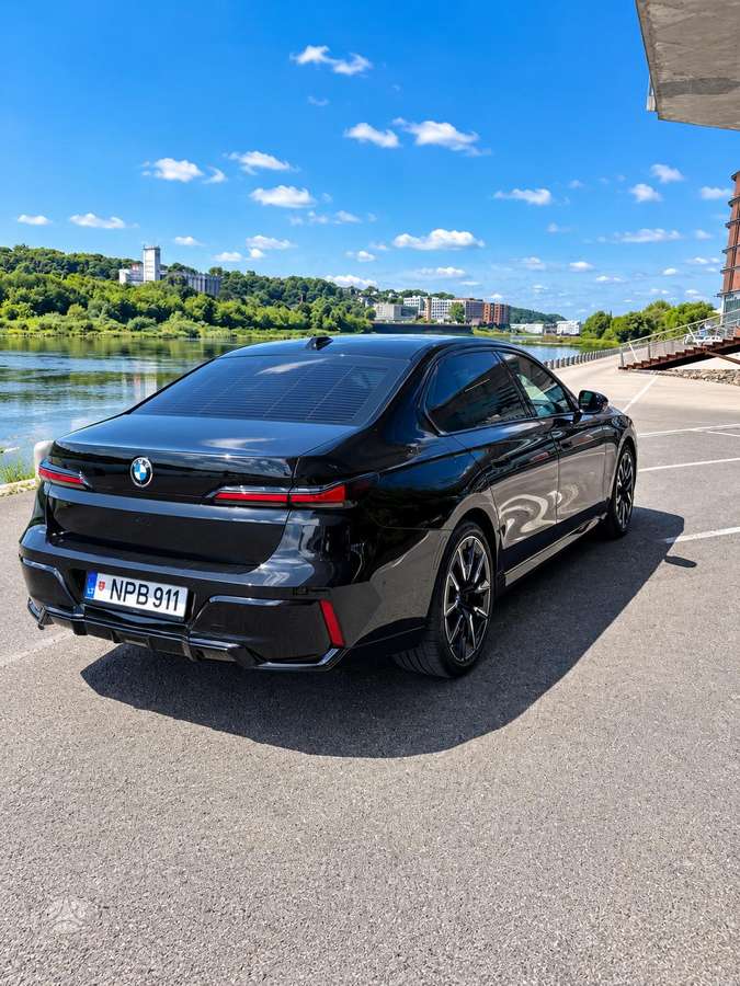 BMW 740 - 5