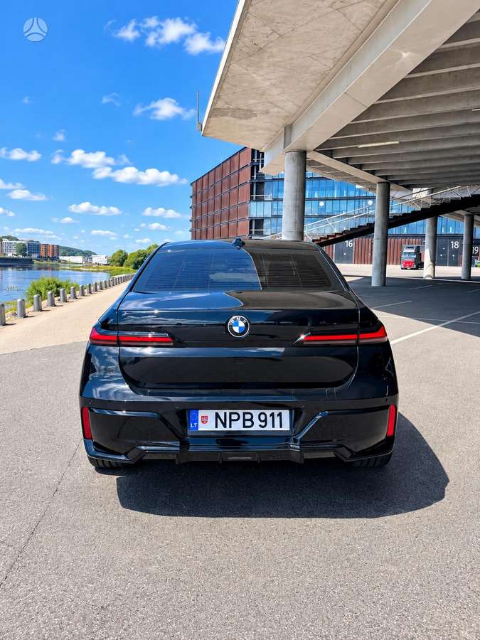 BMW 740 - 6