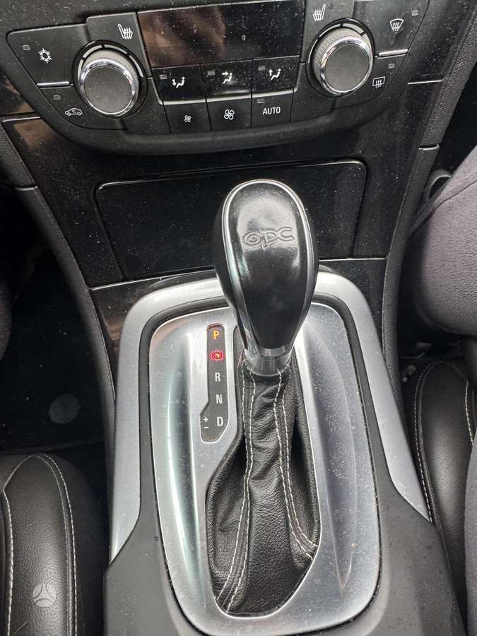 Opel Insignia - 11