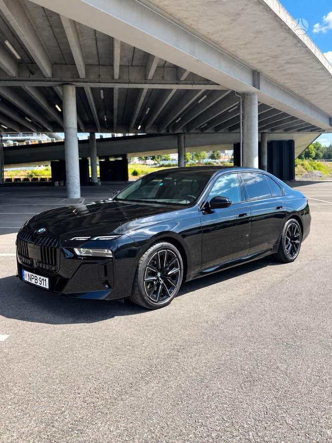 BMW 740 - 7