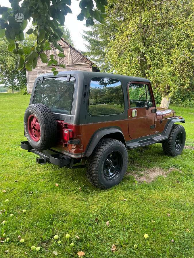 Jeep Wrangler - 8