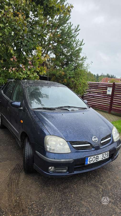 Nissan Almera Tino - 2