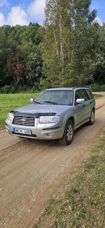 Subaru Forester, 2.0 l., off-road / crossover
