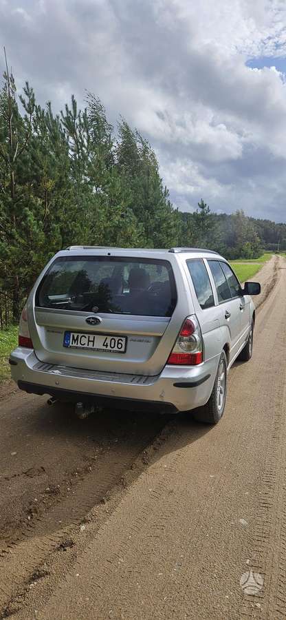 Subaru Forester, 2.0 l., off-road / crossover
