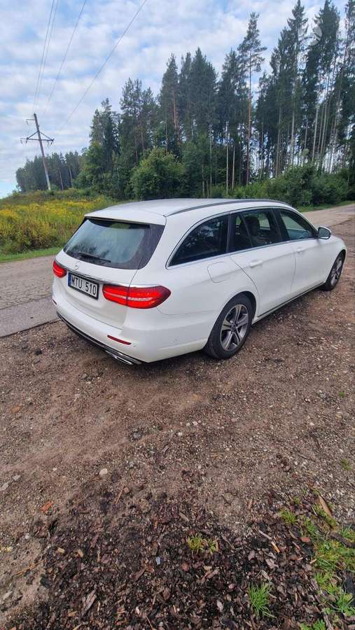 Mercedes-Benz E220 - 2
