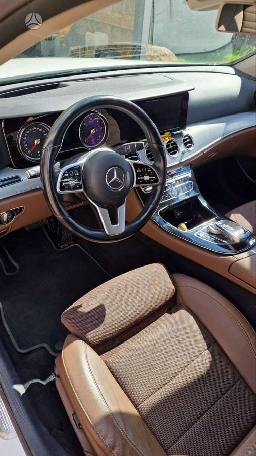 Mercedes-Benz E220 - 9