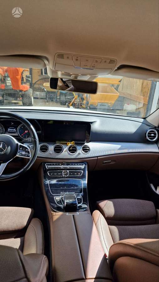 Mercedes-Benz E220 - 11