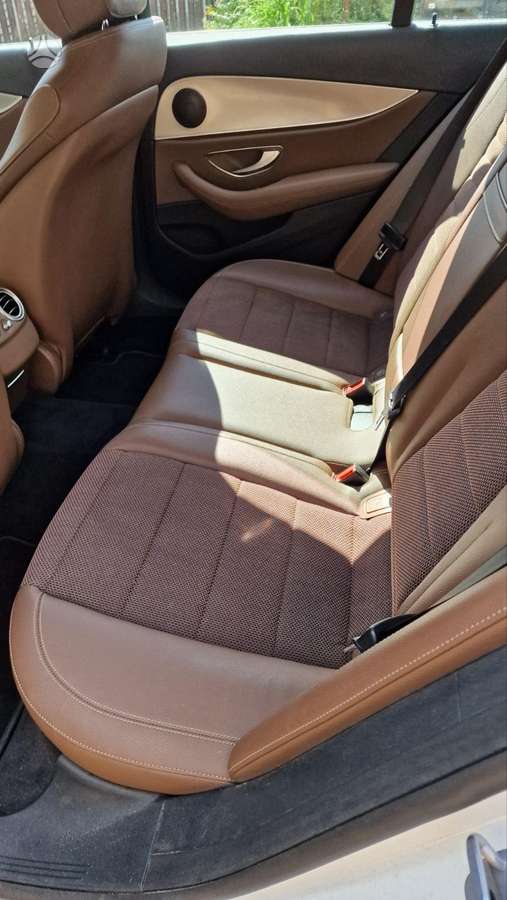 Mercedes-Benz E220 - 12