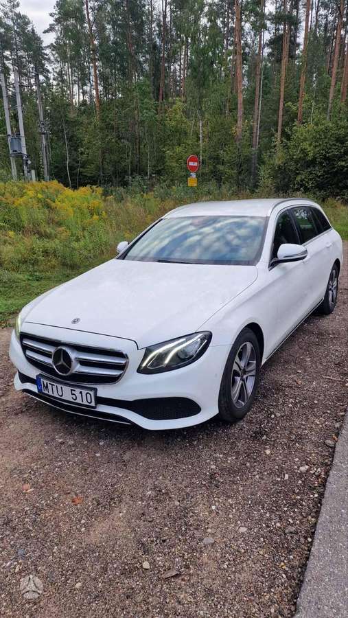 Mercedes-Benz E220 - 8