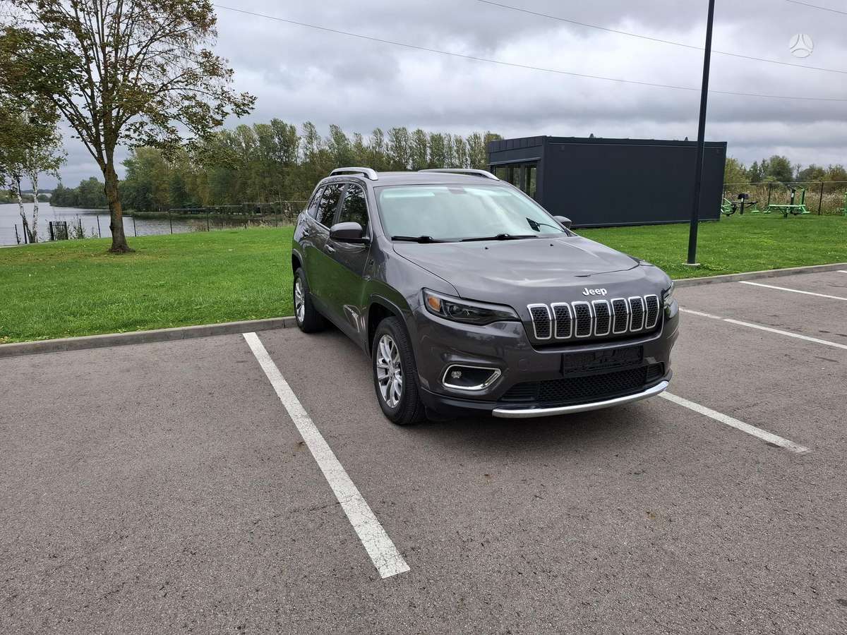 Jeep Cherokee - 4