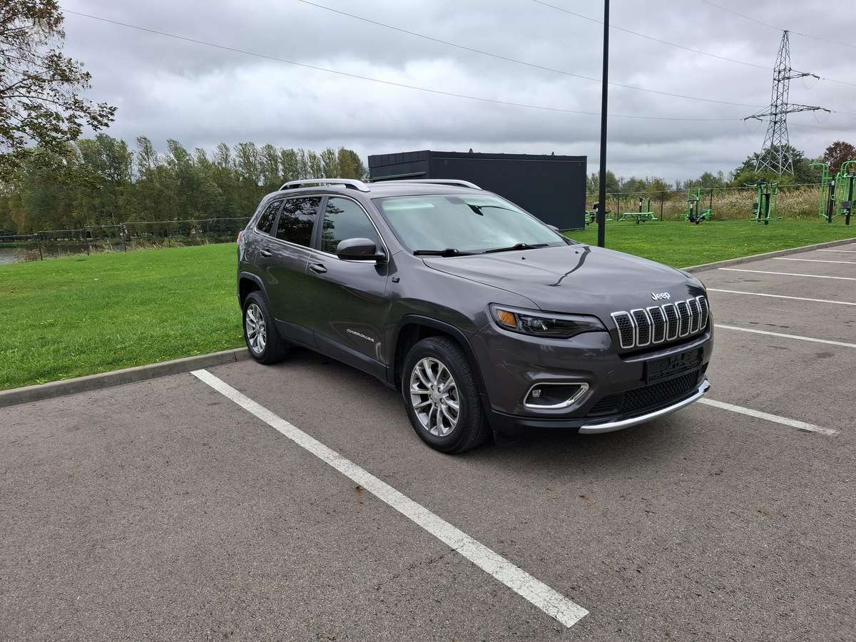 Jeep Cherokee - 8