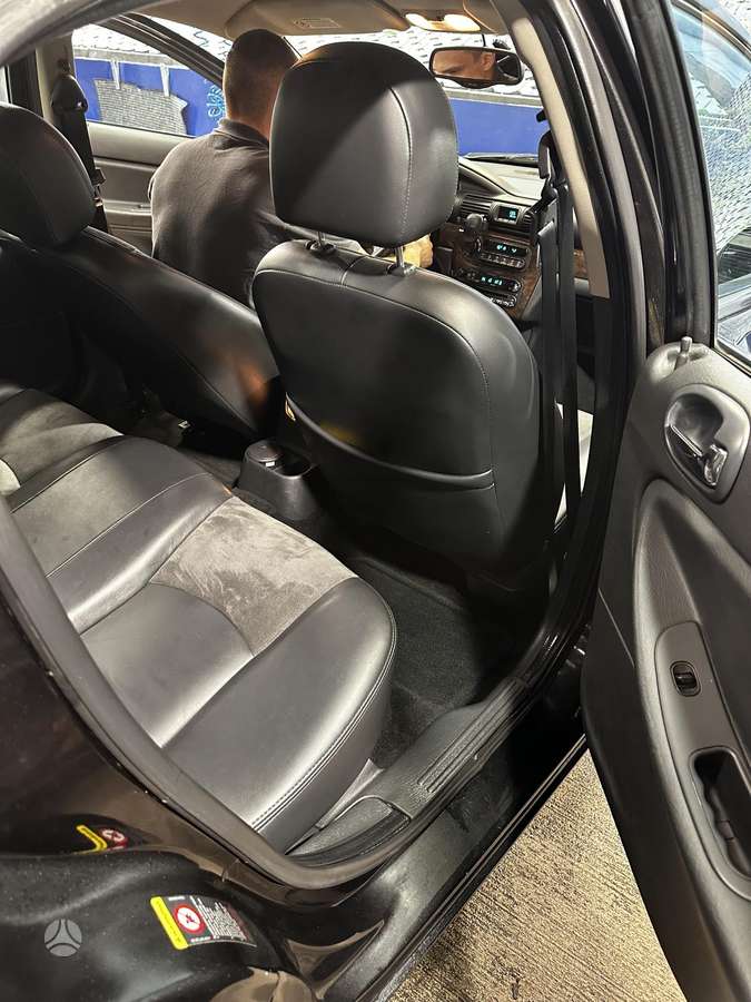 Chrysler Sebring - 4