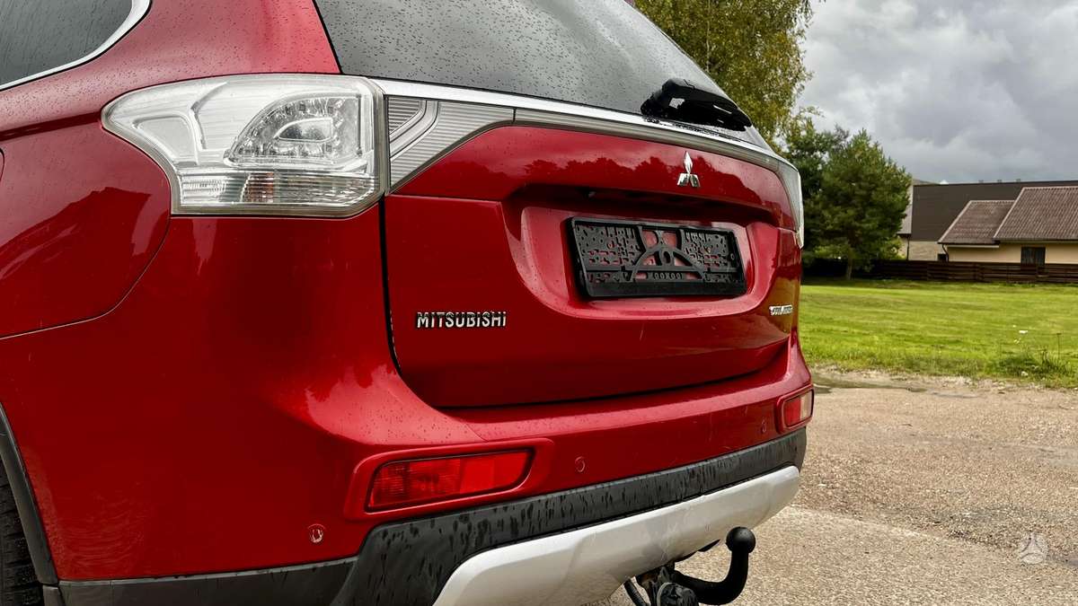 Mitsubishi Outlander - 10