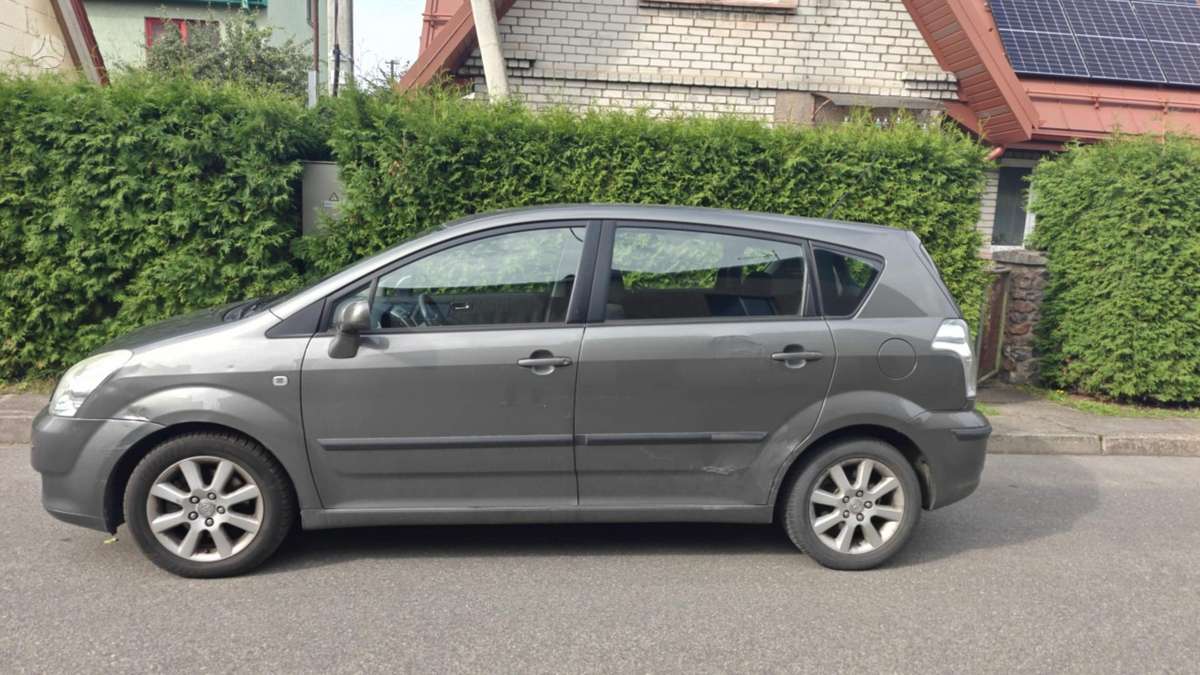 Toyota Corolla Verso - 2