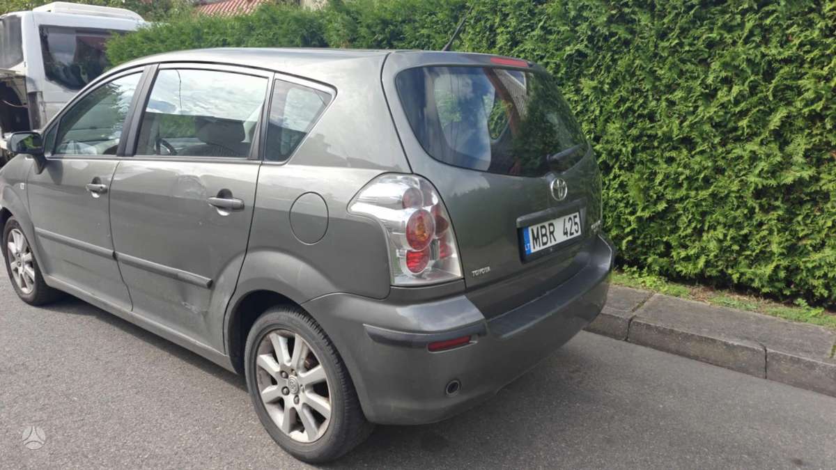 Toyota Corolla Verso - 3