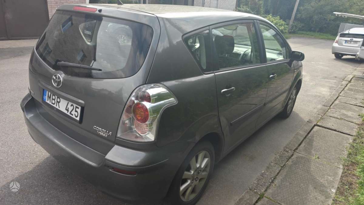 Toyota Corolla Verso - 4