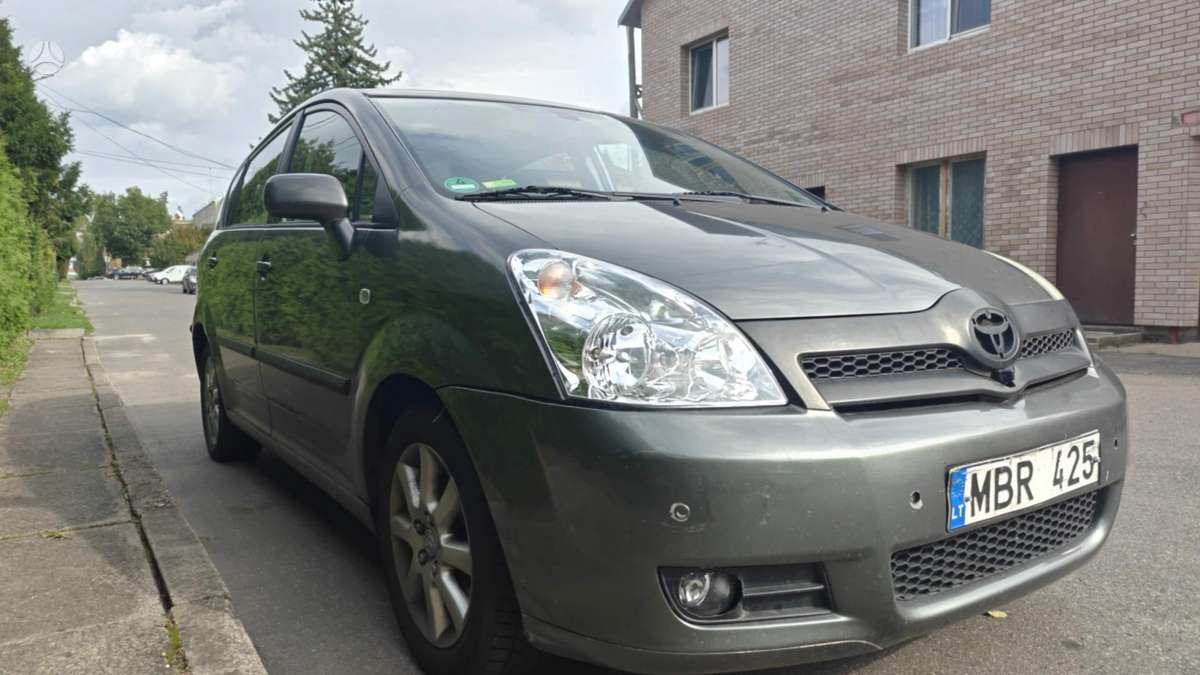 Toyota Corolla Verso - 5