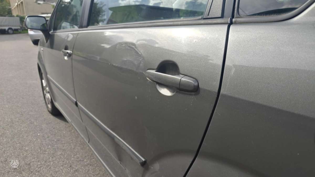 Toyota Corolla Verso - 8