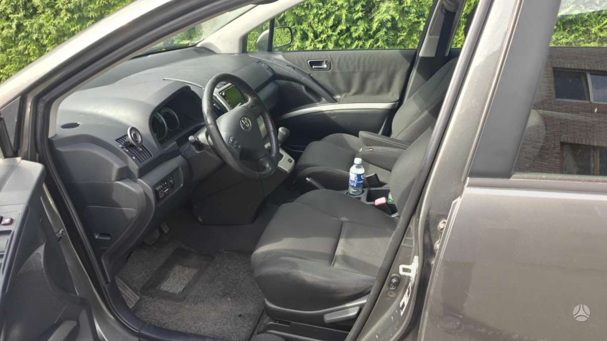 Toyota Corolla Verso - 10