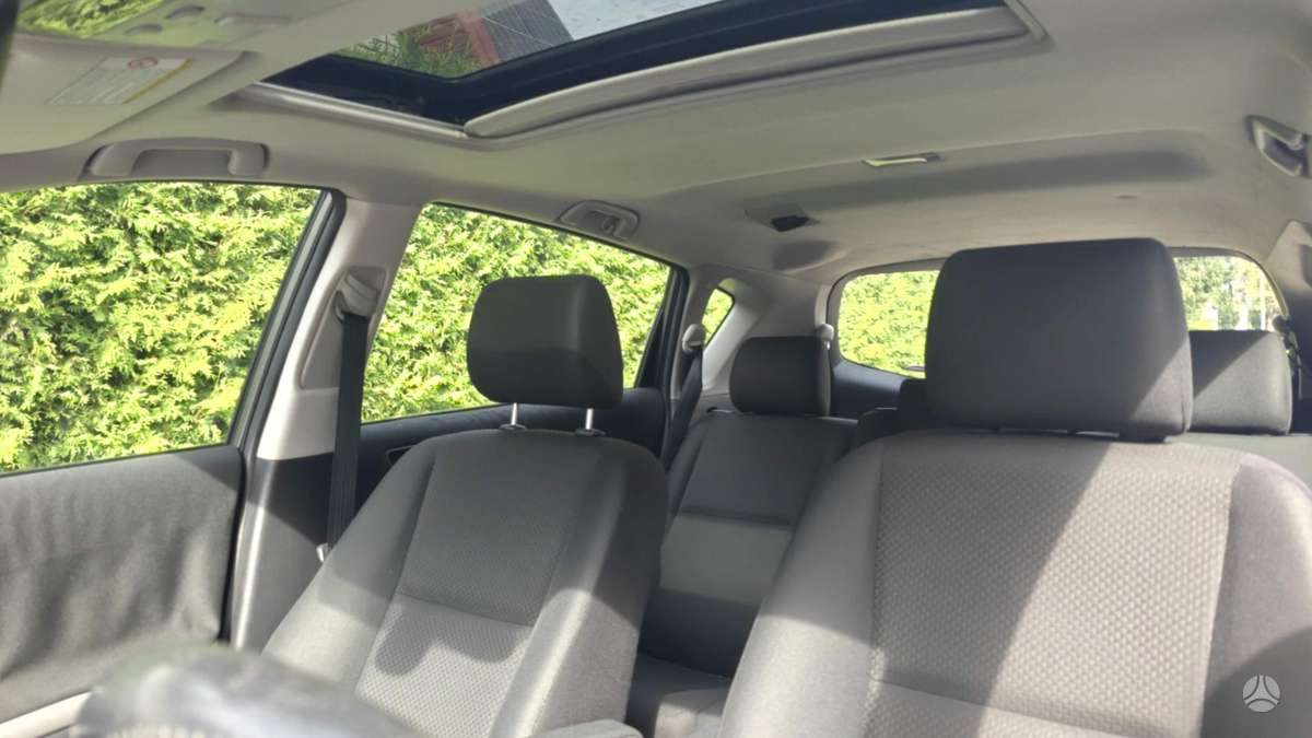 Toyota Corolla Verso - 12