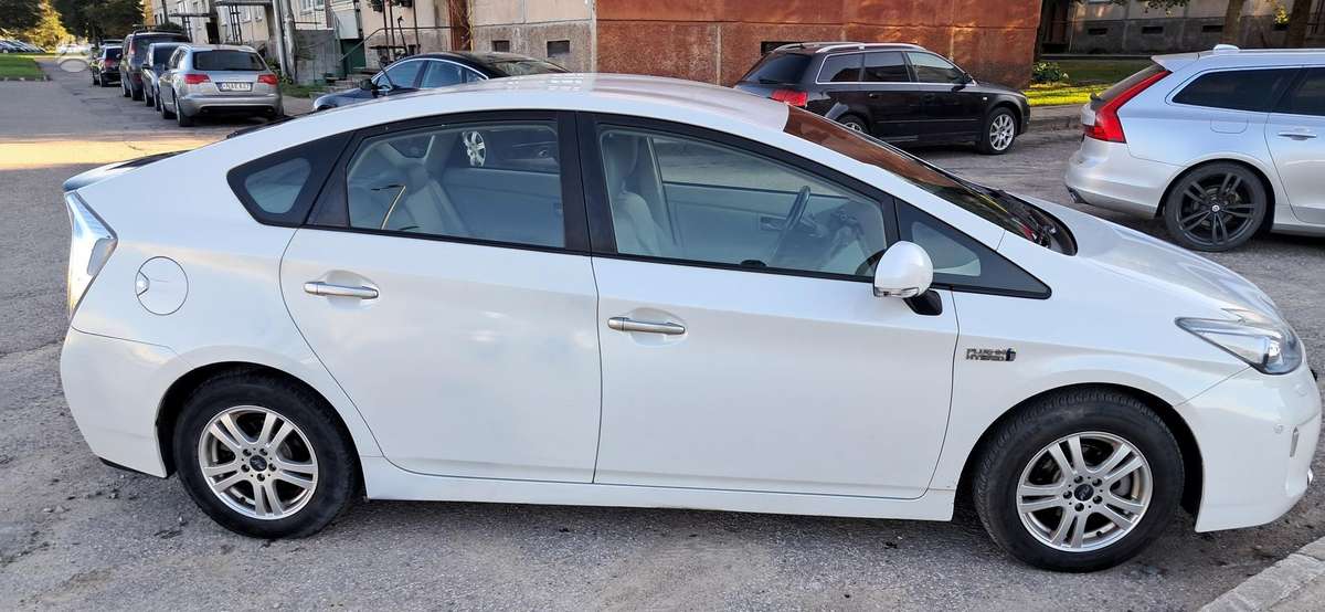 Toyota Prius - 5