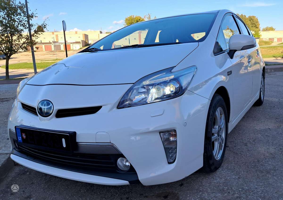 Toyota Prius - 3