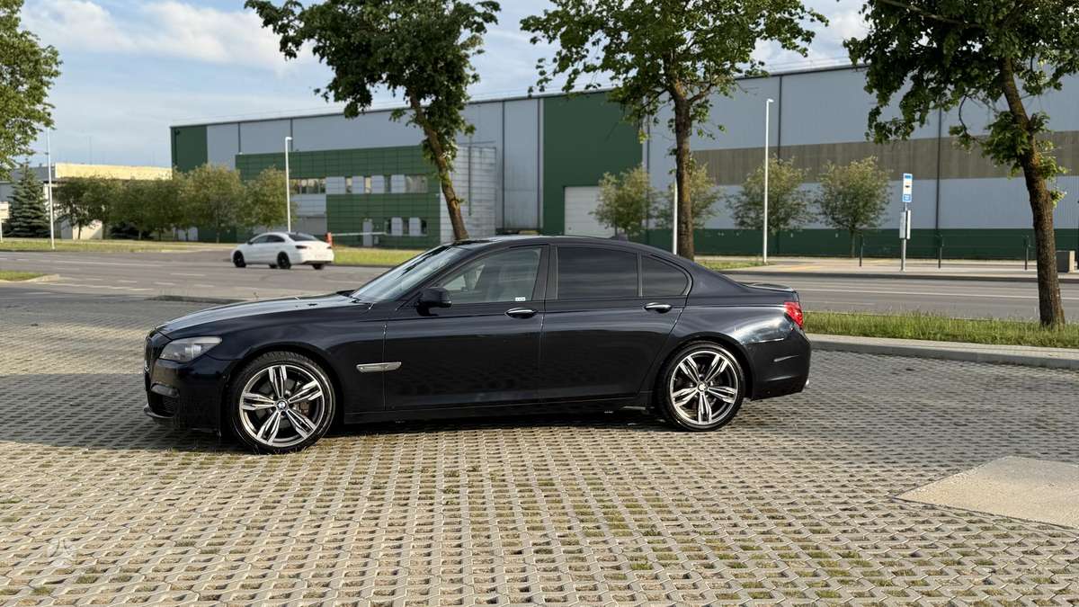 BMW 730 - 4